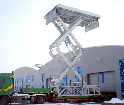 Mesa elevadora para la industria aeronautica